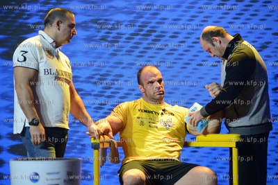 Hala Sportowo - Widowiskowa w Rumi. 50. Gala Armwrestligu...