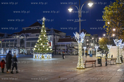 Sopot. Swiateczne iluminacje w Sopocie. 14.12.2020...