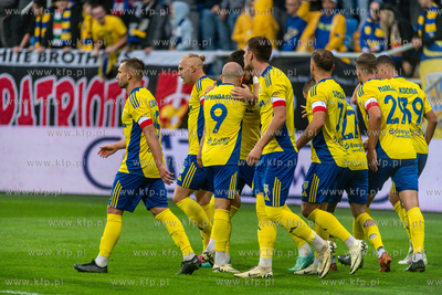 I liga. Arka Gdynia - Kotwica Kołobrzeg n/z radość...