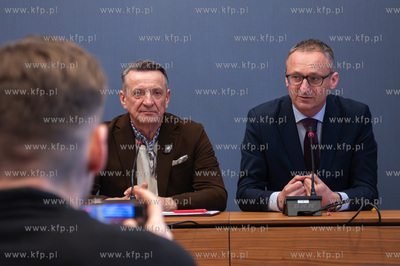 Podpisanie umowy na przebudowę wiaduktu nad linią...