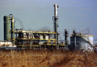 Rafineria Gdanska. 27.03.99 fot. Wojtek Jakubowski...