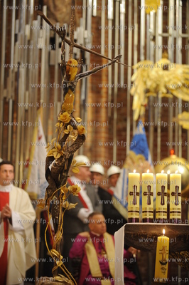 Ksiadz Jankowski idzie na emeryture. Z tej okazji w...