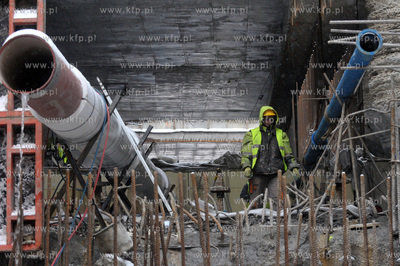 Zakonczona pierwsza nitka tunelu pod Wisla zostala...