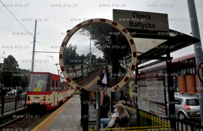 Przystanek tramwajowy Opera Baltycka na al. Zwyciestwa...