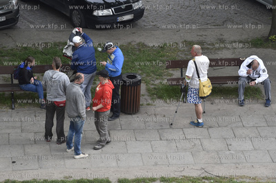 Rezydenci ławek na ul. Podwale Staromiejskie w Gdańsku....
