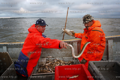 Zalew Wislany. Rybacy z Katow Rybackich Henryk Derkowski...