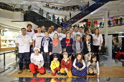 Gdansk. Galeria Baltycka. Wydarzenie charytatywne pt.Gwiazdy...