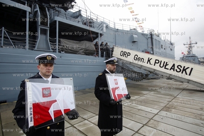 Port Wojenny w Gdyni Oksywie. Rozformowanie dowodztwa...