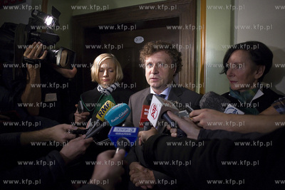 Prezydent Sopotu Jacek Karnowski i dwóch biznesmenów...