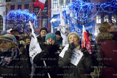 Długi Targ w Gdańsku. Protest środowisk opozycyjnych...