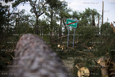 Skutki nawałnicy, która z piątku na sobotę przeszła...