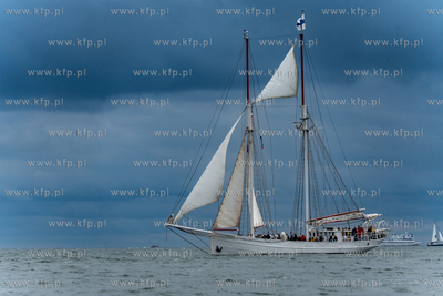 Zlot żaglowców Baltic Sail w Gdańsku. Parada jedostek...