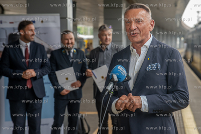 Przystanek SKM Śródmieście. Prezentacja nowych pociągów...