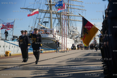 Gdynia. Skwer Kościuszki. 127 podchorążych I roku...