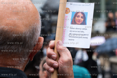 Gdańsk, okolice Dworu Artusa. Ani Jednej Więcej!...