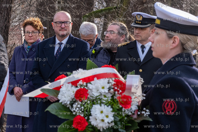 Sopot. Pomnik Armii Krajowej w parku im. sanitariuszki...
