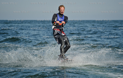 Gdynia. Przejazdzka na weakbordzie. 09.07.2011 fot....