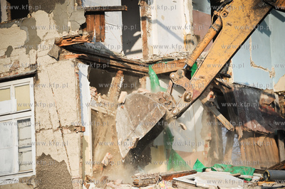 Gdansk. Rozbiorki budynkow mieszkalnych przy ul Marynarki...