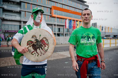 Gdansk Arena. Kibice wchodza na mecz mistrzostw Europy...