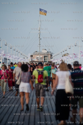 Wakacyjne popoludnie na molo w Sopocie.
09.08.2013
fot....