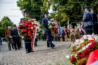 Gdansk. Msza Swieta na placu Obroncow Poczty Polskiej...
