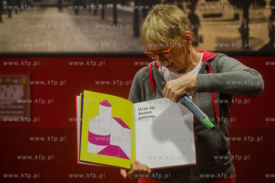 Gdansk. Biblioteka Manhattan w CH Manhattan. Spotkanie...