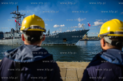 Port Wojenny w Gdyni Oksywiu. Przywitanie powracających...