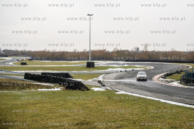 Pszczółki. Ośrodek Doskonalenia Techniki Jazdy PORD...