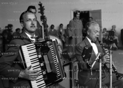 Koncert orkiestry w czasie pokazu mody.
1960
0006563z
Fot....