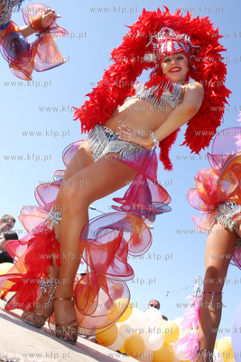 Skwer Kosciuszki Gdynia. Tancerki z zespolu X-Ray z...