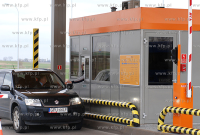 Jerzy Wludzik - wojt Kosakowa, na punkcie obslugi oplat...