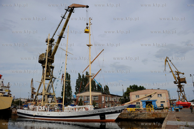 Gdansk. Stocznia Remontowa. Prace przy nowo postawionych...