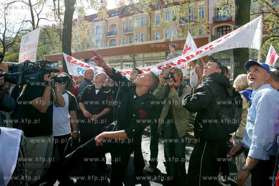 Szczecin. Kilka tysiecy zwiazkowcow z calej Polski...