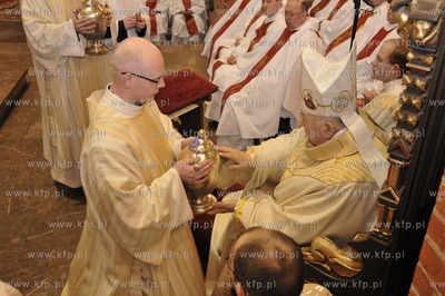 Msza krzyzma w katedrze pelplinskiej,pod przewodnictwem...