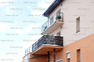 Gdynia - Obluze. Pozar dachu jednego z blokow na ul....