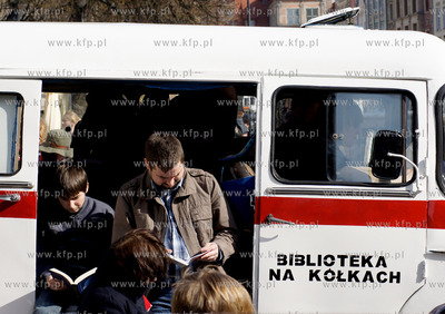 Gdansk. Dlugi Targ. Zjednoczenie czytelnicze wraz z...