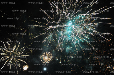 Sopot. Powitanie Nowego Roku na molo i Placu Przyjaciol...