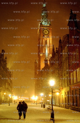Sniezyca na Dlugim Targu w Gdansku.10.01.2003Fot....