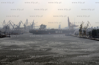 Do gdynskiego portu wplyna kontenerowiec MSC Asya -...