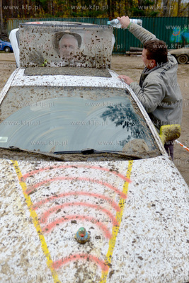 ZYWE TRUPY GRASOWAŁY W KOLIBKACH. Kolejna 14. juz...