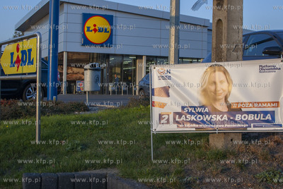 Chwaszczyno, gmina Żukowo na Kaszubach. Reklamy wyborcze...