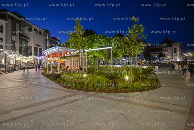 Sopot. Plac Przyjaciół Sopotu po rewitalizacji. Na...