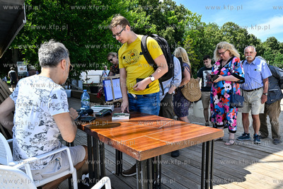 Taras plazowy restauracji Bulaj - Mamuszki 14. Spotkanie...