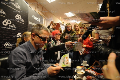Gdansk, EMPIK w Galerii Baltyckiej. Spotkanie zespolu...