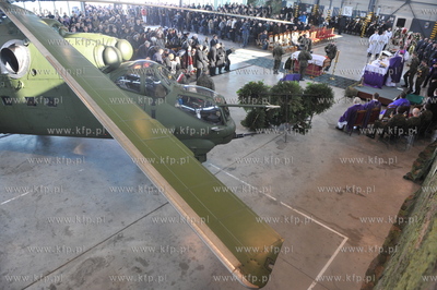 Pruszcz Gdansk, 49. Pulku Smiglowcow Bojowych. Uroczystosc...