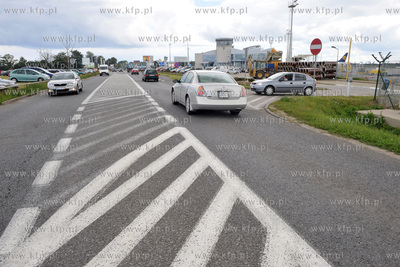 Ulica Slowackiego w poblizu terminalu lotniska w Rebiechowie....