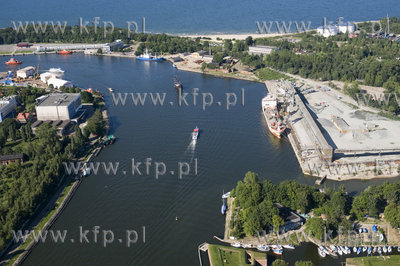 Gdansk Nowy Port z lotu ptaka z lewej strony kanalu...
