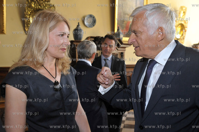 Dwor Artusa w Gdansku. Uroczystosc wreczenia Nagrody...