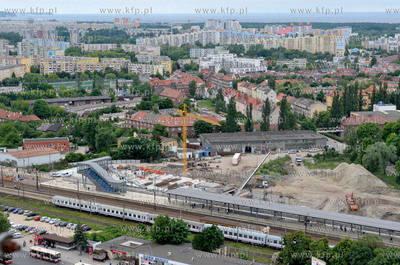 Wrzeszcz. Widok na bidowe dworca PKP Wrzeszcz
 z budowanego...