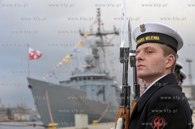 Port Wojenny w Gdyni Oksywie.Uroczystosc przekazania...